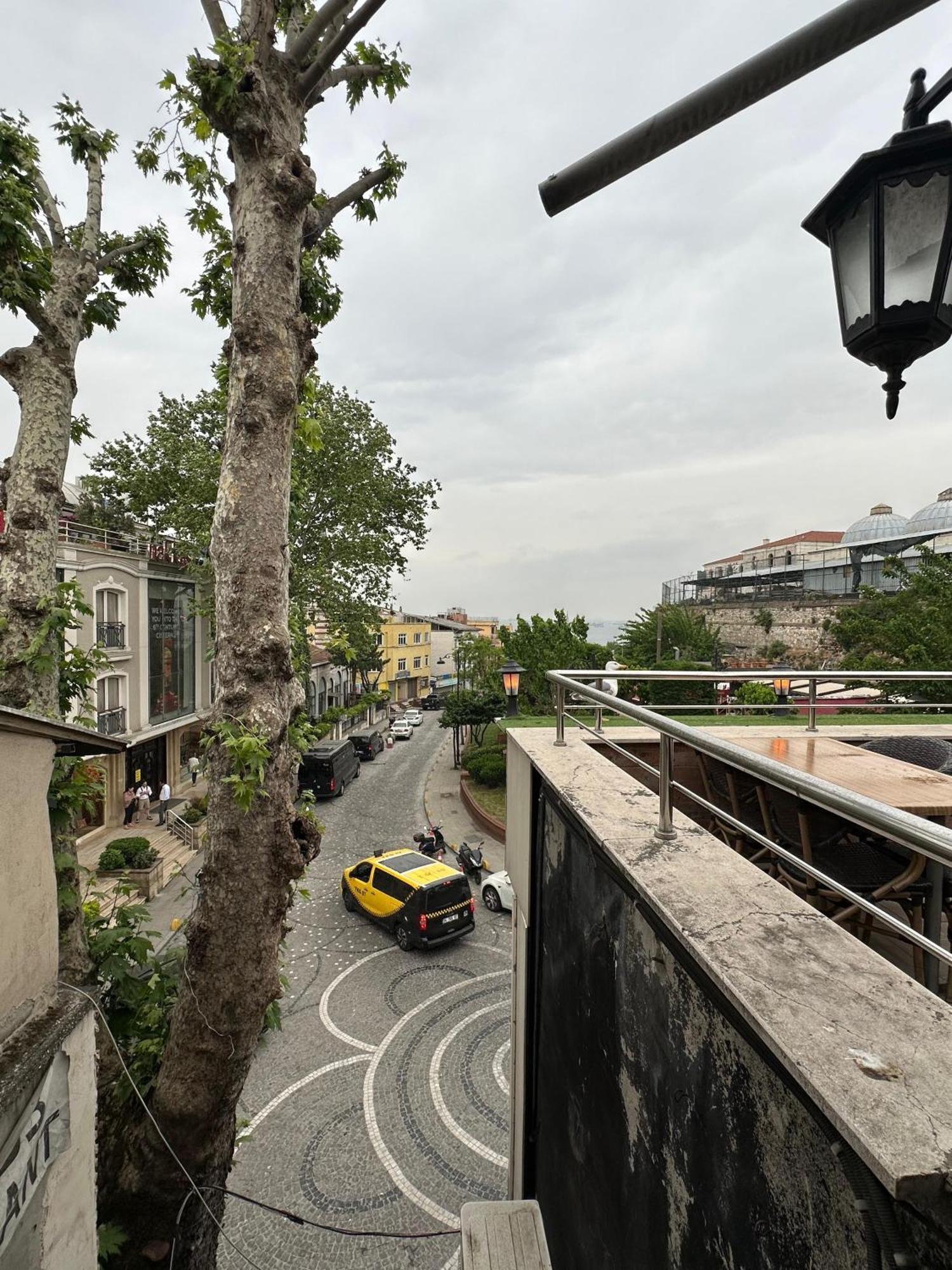 Social House Mil Hotel Istanbul Exterior photo